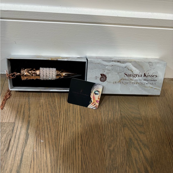 LA PREDIRE PRESTIGE Diamond Red Shiny “Sangria Kisses”Lipstick. NIB - Picture 5 of 7